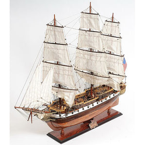 Édition exclusive USS Constellation, modèle entièrement assemblé