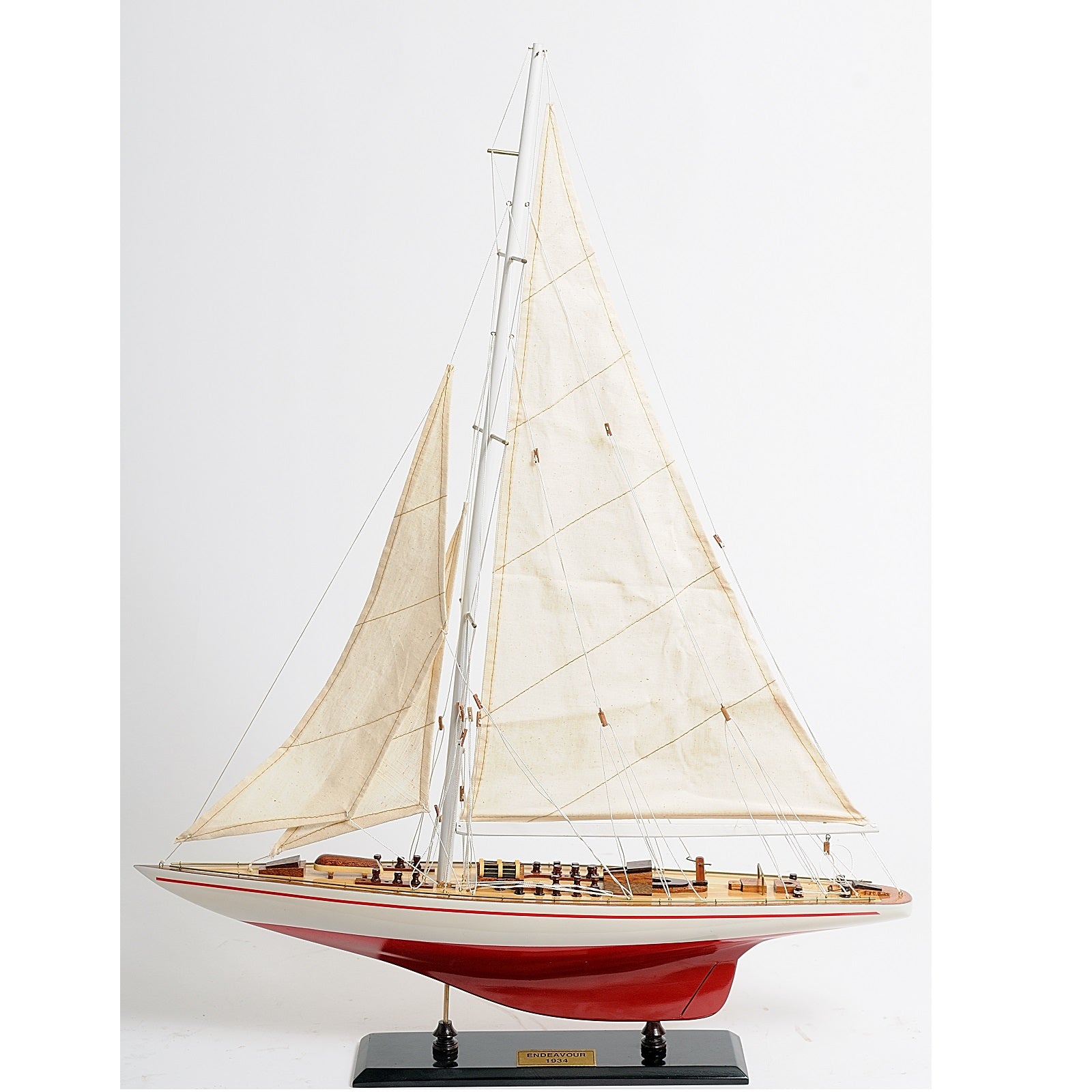 Endeavour Yacht Painted Small, Fully Assembled