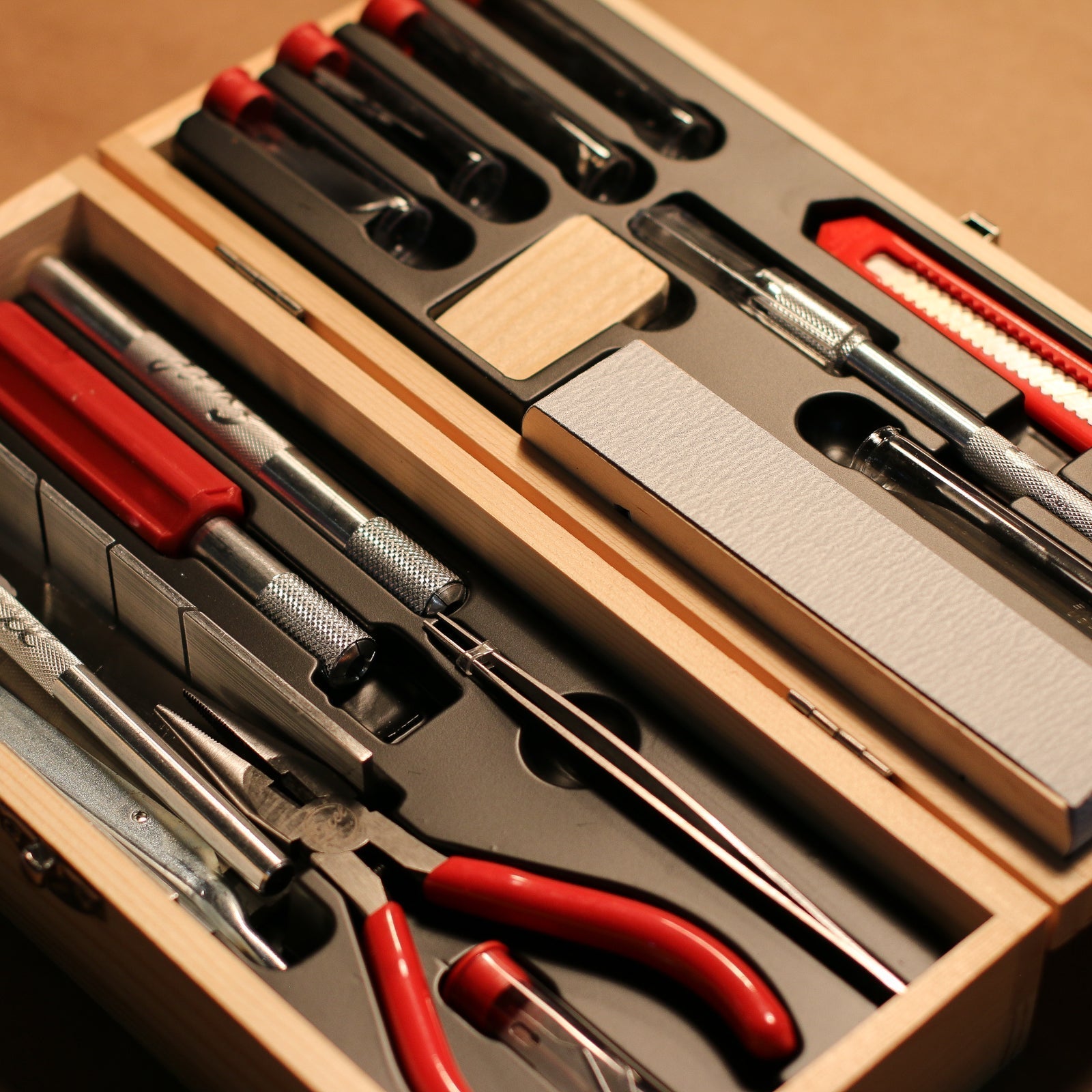 Micro-Mark Plastic Modeler's Chisel, 4mm Wide : Hand Tools For