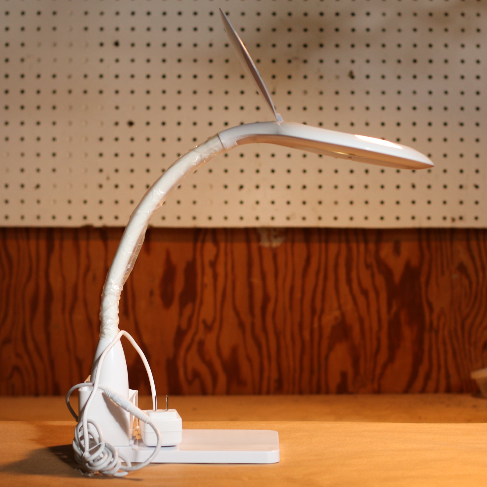 LED Lamp with Magnifier | Precision LED Desk Lamp | Micro-Mark