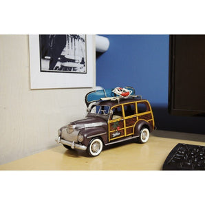 Old Modern Handicrafts 1947 Chevrolet Suburban w/Canoe - 1/14 Scale