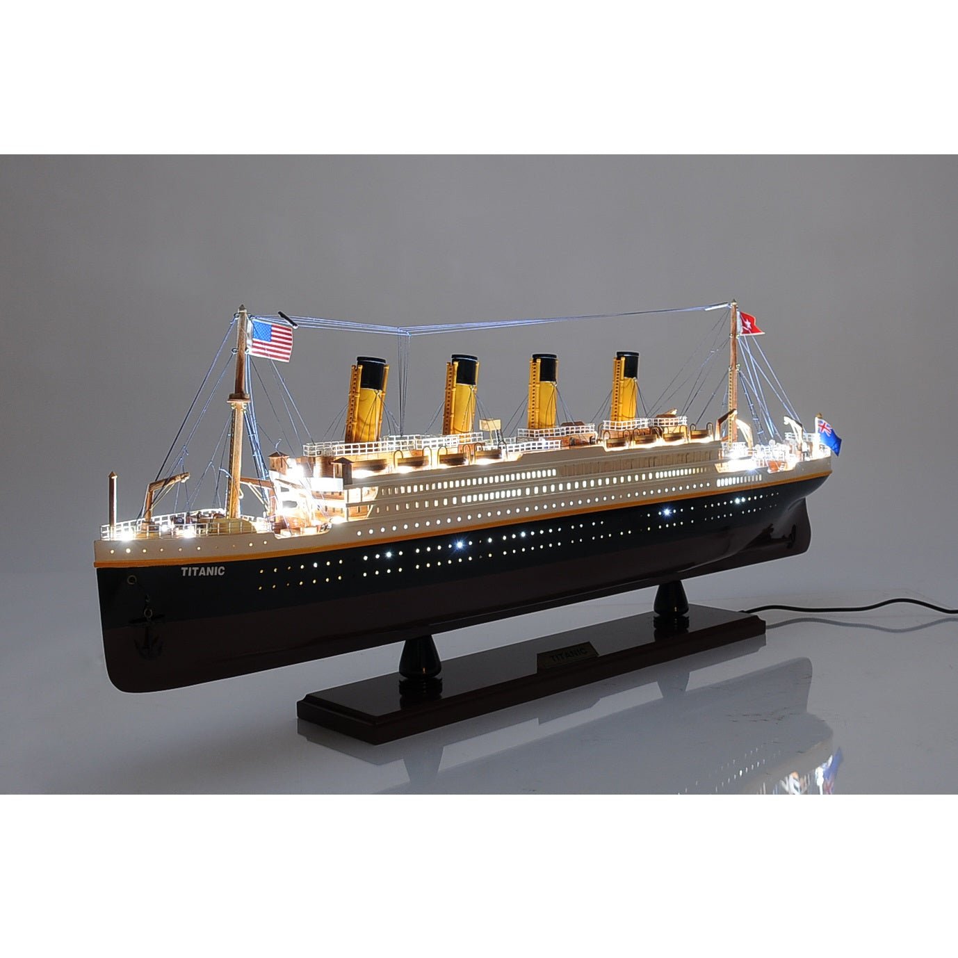 Titanic with Lights, Fully Assembled - Micro - Mark Pre - Built
