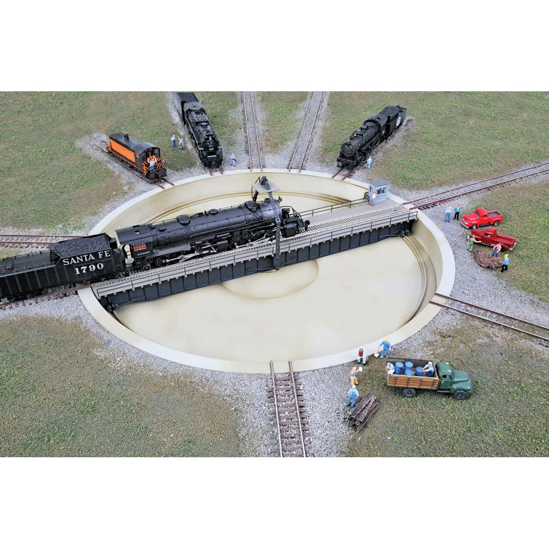 Walthers Cornerstone Motorized 130' Turntable, N Scale