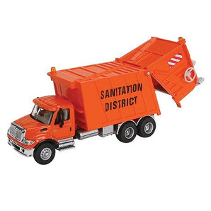 Walthers SceneMaster™ International® 7600 Garbage Truck, HO Scale